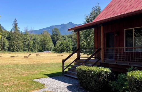 Marblemount House | Rainbow House: North Cascades Skagit River Retreat