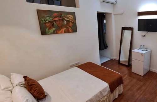 St. Andrew Hotel | Rainbow Inn