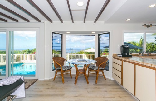Waimalu Bed & Breakfast | Rainbow Inn. Pearl Harbor View. Great for a quiet get away or bring family.
