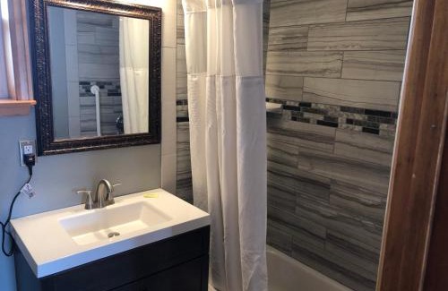 Colorado Springs Cabin | Rainbow Lodge and Inn