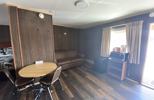 South Fork Hotel | Rainbow Lodge