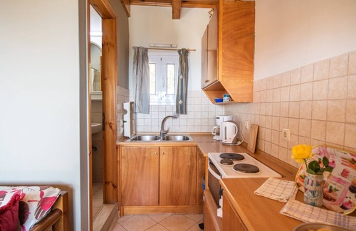 Sinarades Apartment | Rainbow mazonete, Pelekas beach, 40 meters from the sea