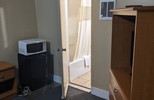 Hendersonville Hotel | Rainbow Motel