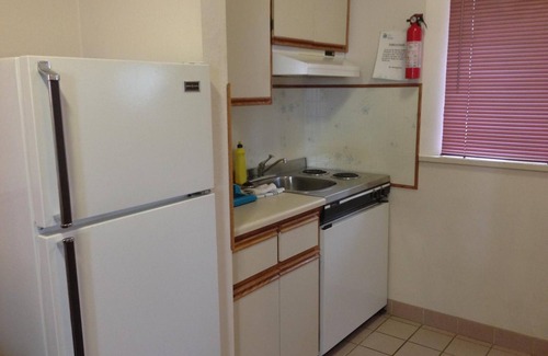 Chilliwack Proper Village West Hotel | Rainbow Motor Inn