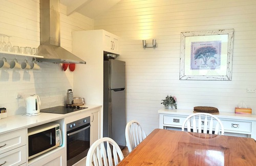 Kangaroo Valley Cabin | Rainbow Reach - beautiful golf course cabin
