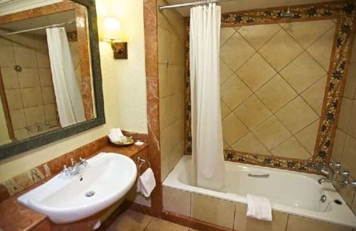 Victoria Falls Resort | Rainbow Resort Victoria falls