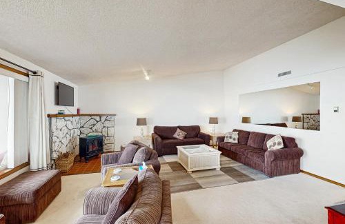 Brookings Apartment | Rainbow Rock 303