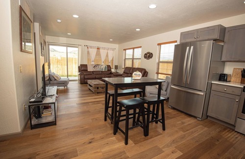Ennis House | Rainbow Trout Fishing Cottage