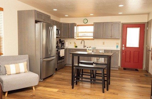 Ennis House | Rainbow Trout Fishing Cottage