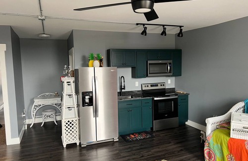 Bellefontaine Apartment | RainbowRow~The Caliente Flat