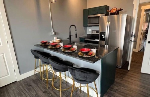 Bellefontaine Apartment | RainbowRow~ The East Flat#1