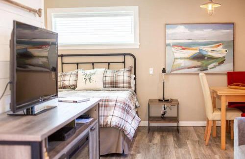 Shawnigan Lake Apartment | RainCoast Retreat at Shawnigan Lake!