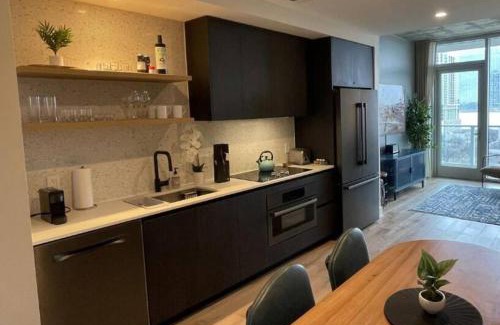 Rainey Street Historic District House | Rainey St -Luxury 1BR - Top Amenities -RT Pool -17