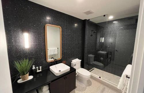 Rainey Street Historic District House | Rainey St -Luxury 1BR - Top Amenities -RT Pool -17
