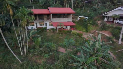 Kotapola Hotel | Rainforest Holiday Inn