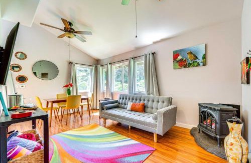 Volcano House | Rainforest Stay with Hot Tub Less Than 3 Mi to Natl Park!