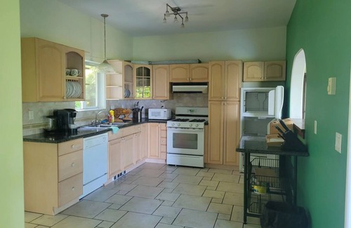 Powell River House | rainforest suit with a king size bed Ocean views and 10 minutes to private beach