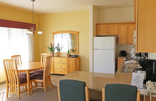 Palm Springs Apartment | Raintree's Cimarron Golf Resort