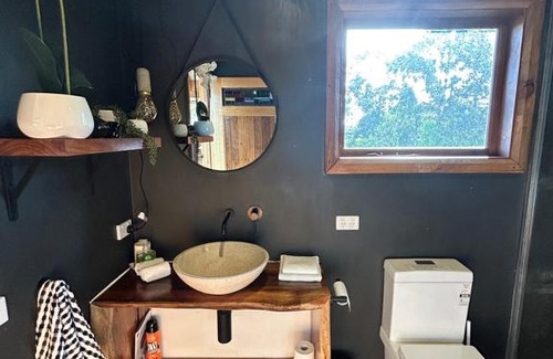 Cockatoo Cabin | Rainy Hill Retreat - The Loft