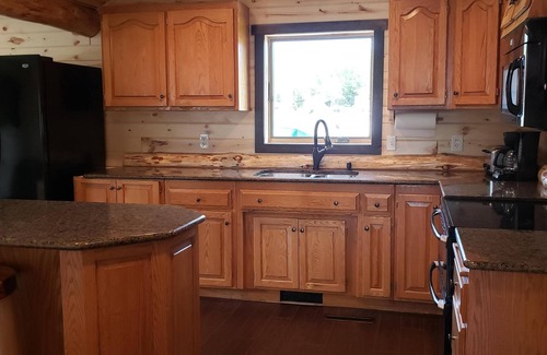 International Falls House | Rainy Lake Outpost on the shoreline of beautiful Rainy Lake