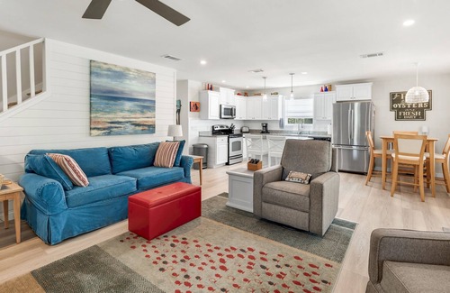 Dune Allen Beach House | Raised Cottage 'Dune Fine'- Easy Walk to Beach - Dogs Welcome!