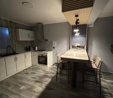 Henrietta Bed & Breakfast | Raj Adventures Hideaway - 7 Cascades