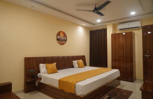 Gwalior Hotel | Raj Kamal Hotel & Garden