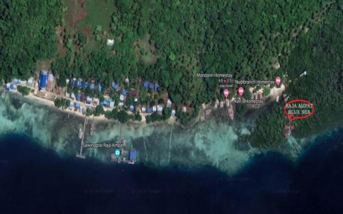 Sawinggrai House | Raja Ampat Blue Sea