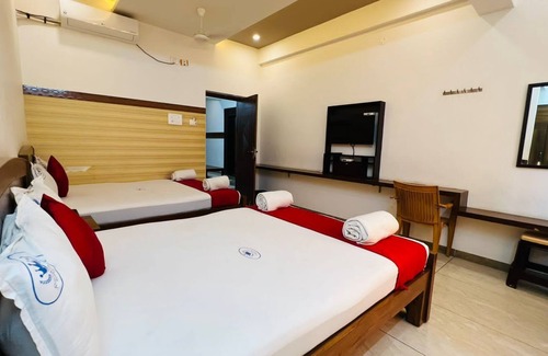 Coimbatore Cabin | Raja residency near ISHA ADIYOGI ALANDURAI Siruvani Coimbatore ,Tamilnadu, India