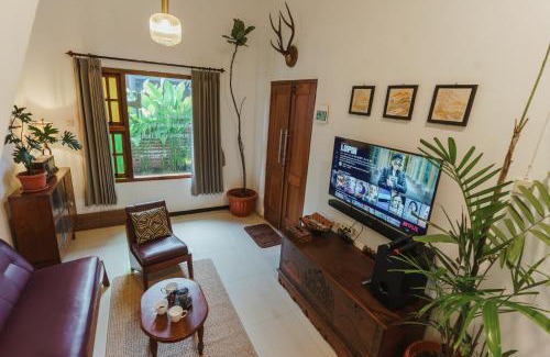 Oro Oro Ombo Villa | Rajabali Villa Batu