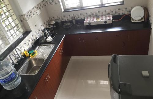 Kumbalam Apartment | Rajivs Residence - Fully Furnished Apartments