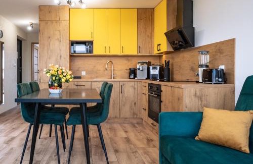 Mieroszow House | Rajska polana Domki PREMIUM ,na odludziu z prywatną BALIĄ z jacuzzi i sauną ,Cisza,rowery elektryczne,góry,astroprzygoda,- Adršpach, Skalne Miasto, Zamek Książ,Andrzejówka,Karpacz, Śnieżka,Janskie Laznie,Pec