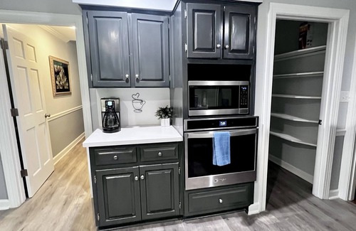 Umstead House | Raleigh Vacation Home- Minutes Away from RDU, Hiking Trails, and Restaurants!