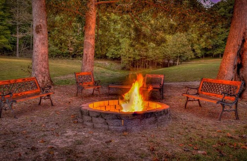 Cherry Log Cabin | Ralph and Irene's - Handicap Accessible | Pet Friendly | Hot Tub