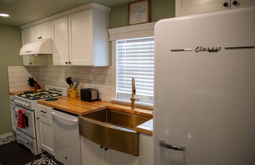 Chickasha House | Ralphie's House Chickasha | FAST WIFI | Brand New!
