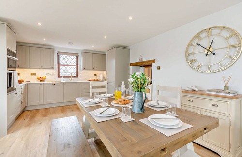 West Down House | Ralphy's Retreats - Three Bedroom House, Sleeps 6