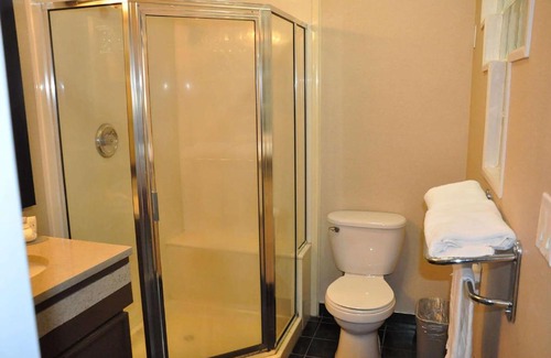 Clearbrook Hotel | Ramada by Wyndham Abbotsford