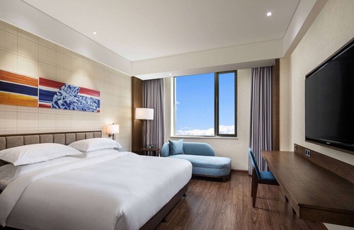 Jintai District Hotel | Ramada BY Wyndham Baoji Jintai