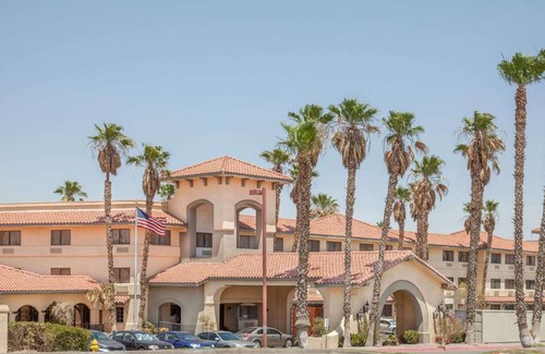 Barstow Hotel | Ramada by Wyndham Barstow