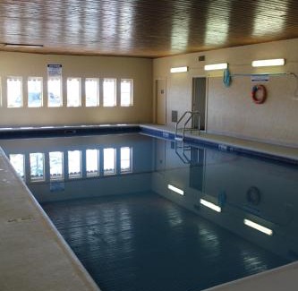 Campbell River Hotel | Ramada by Wyndham Campbell River