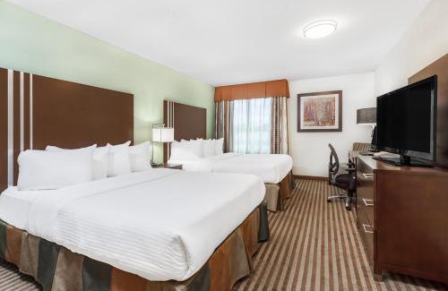 Carlyle Hotel | Ramada by Wyndham Carlyle