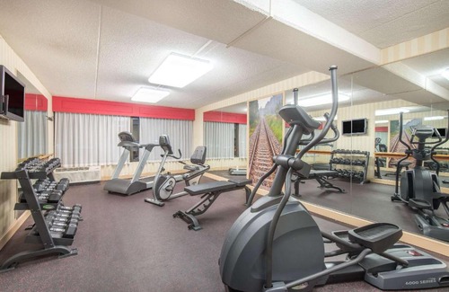 Cumberland Hotel | Ramada by Wyndham Cumberland Downtown
