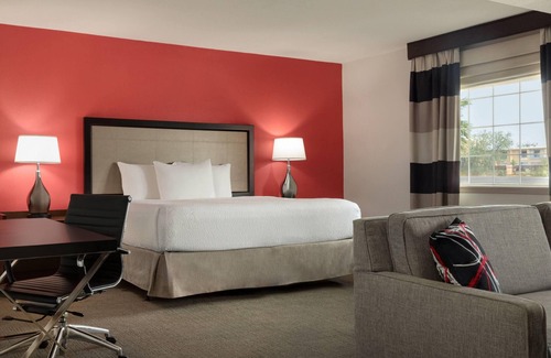 Amistad National Recreational Area Hotel | Ramada by Wyndham Del Rio