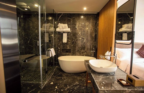 Weixi Lisu Autonomous County Hotel | Ramada by Wyndham Diqing