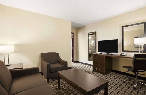 Edson Hotel | Ramada by Wyndham Edson