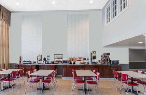 Henderson Hotel | Ramada by Wyndham Henderson/Evansville