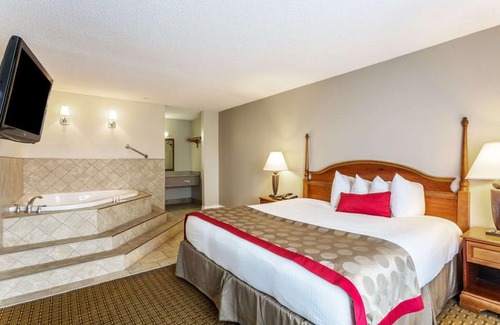 Bayou Cane Hotel | Ramada by Wyndham Houma