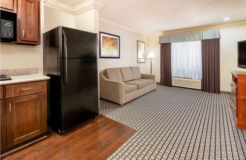Houston Apartment | Ramada by Wyndham Houston Intercontinental Airport South