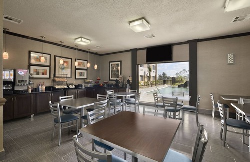 Houston Apartment | Ramada by Wyndham Houston Intercontinental Airport South
