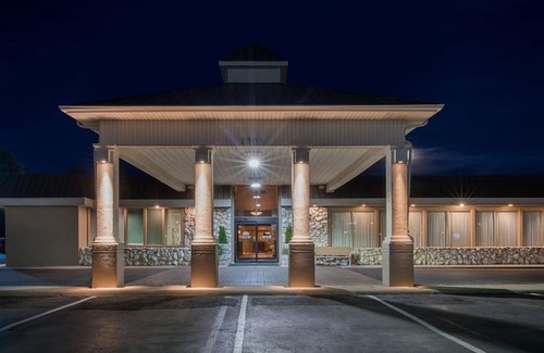 Grand Island Hotel | Ramada by Wyndham Midtown Grand Island